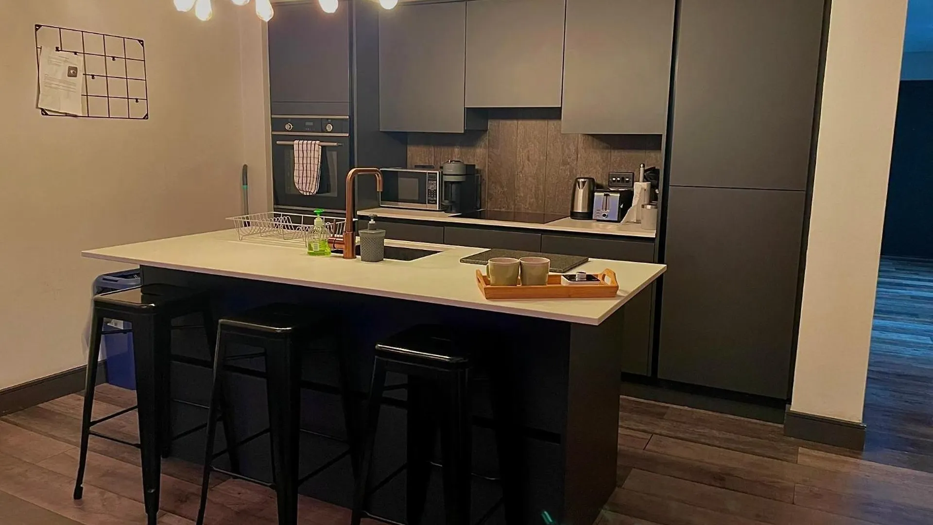 Artistic, Cozy, Stylish, Open Plan, City Centre 1Br Шефилд Апартаменты